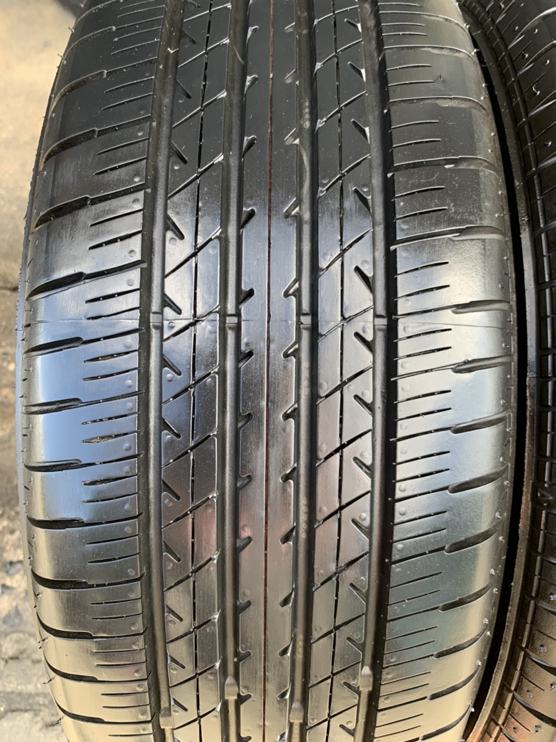 ยางป้ายแดง 195-50-16 Bridgestone ปี 20 ยางป้ายแดง 195-50-16 Bridgestone ปี 20
