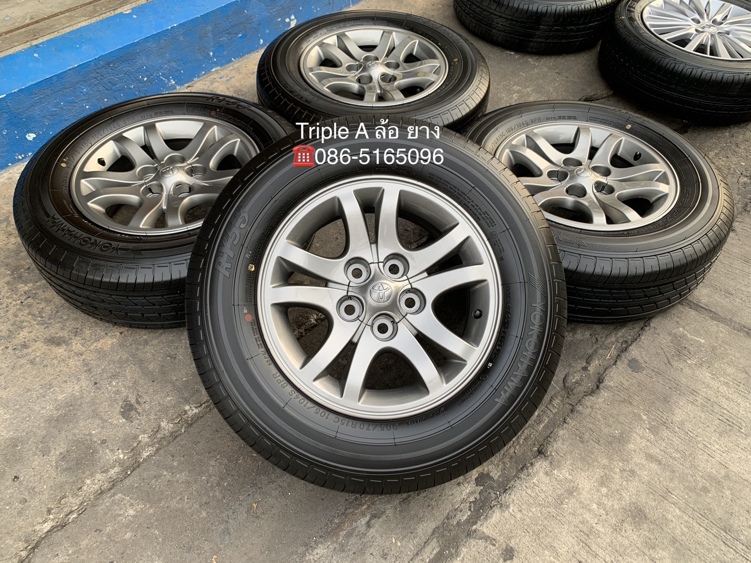 ล้อแม็ก 5รู114 Toyota Tiger D4D ขอบ 15 สีเทา พร้อมยางป้ายแดง 205-70-15 Yokohama ปลายปี 20 สวยกริ๊บ ล้อแม็ก 5รู114 Toyota Tiger D4D ขอบ 15 สีเทา พร้อมยางป้ายแดง 205-70-15 Yokohama ปลายปี 20 สวยกริ๊บ