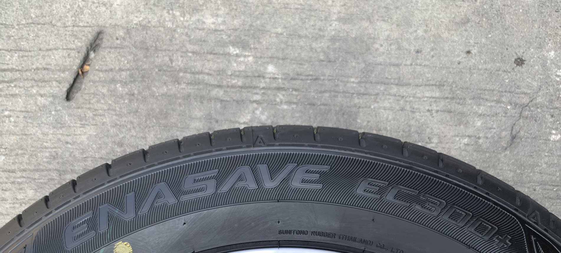 ยางใหม่ป้ายแดง 185-60-15 Dunlop ปลายปี 21 ใหม่ยกห้าง ถอดจากโชว์รูม ยางใหม่ป้ายแดง 185-60-15 Dunlop ปลายปี 21 ใหม่ยกห้าง ถอดจากโชว์รูม