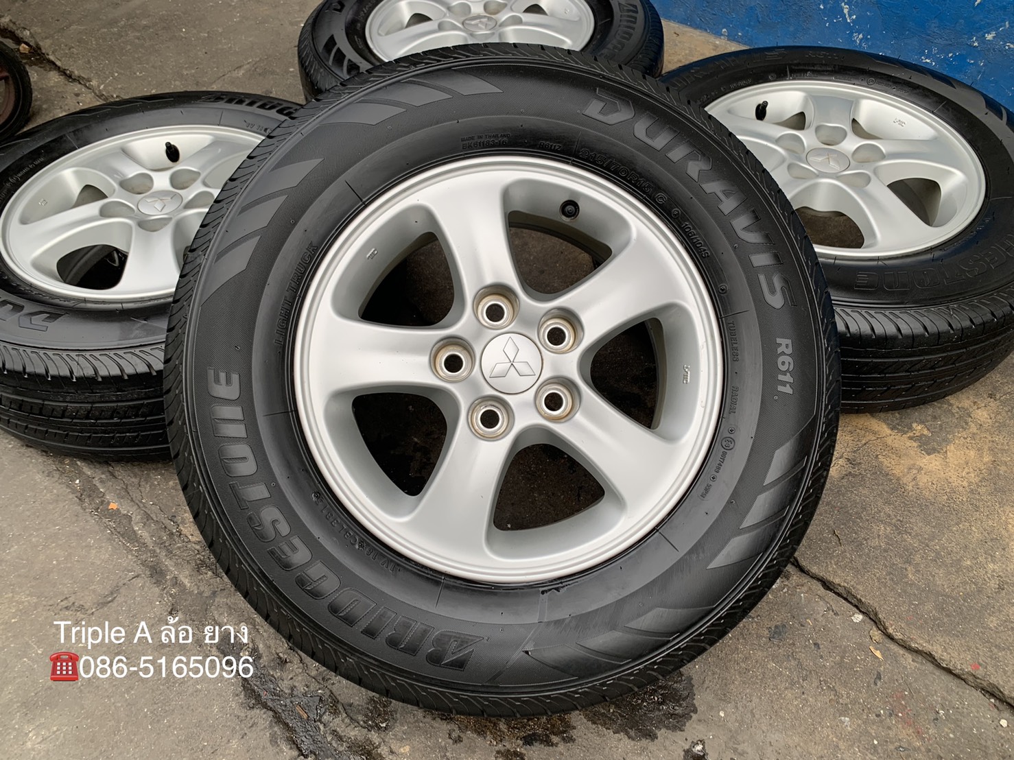 ล้อแม็ก 5รู114 Mitsu Triton ขอบ 15 พร้อมยาง 215-70-15 Bridgestone ปลายปี 15 สภาพดี ล้อแม็ก 5รู114 Mitsu Triton ขอบ 15 พร้อมยาง 215-70-15 Bridgestone ปลายปี 15 สภาพดี