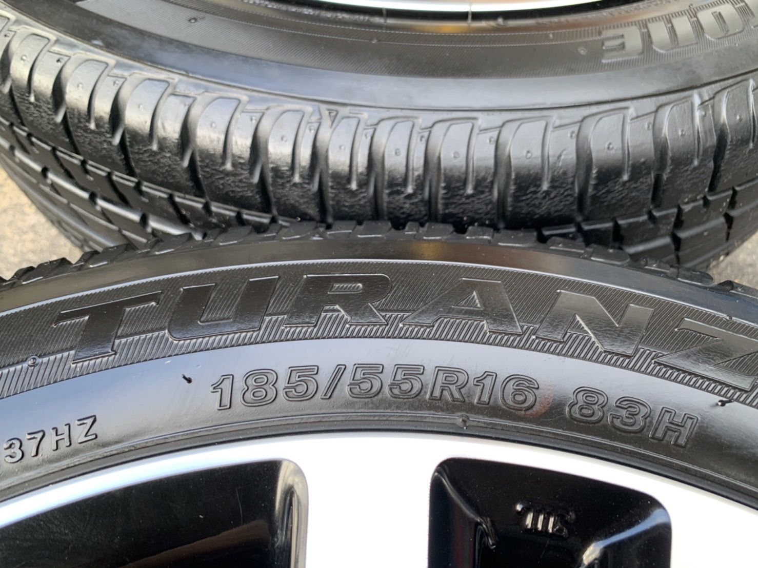 ล้อแม็ก Honda Jazz GK ตัวท็อป ขอบ 16 ดำหน้าเงา แถมยาง 185-55-16 Bridgestone ปลายปี 17