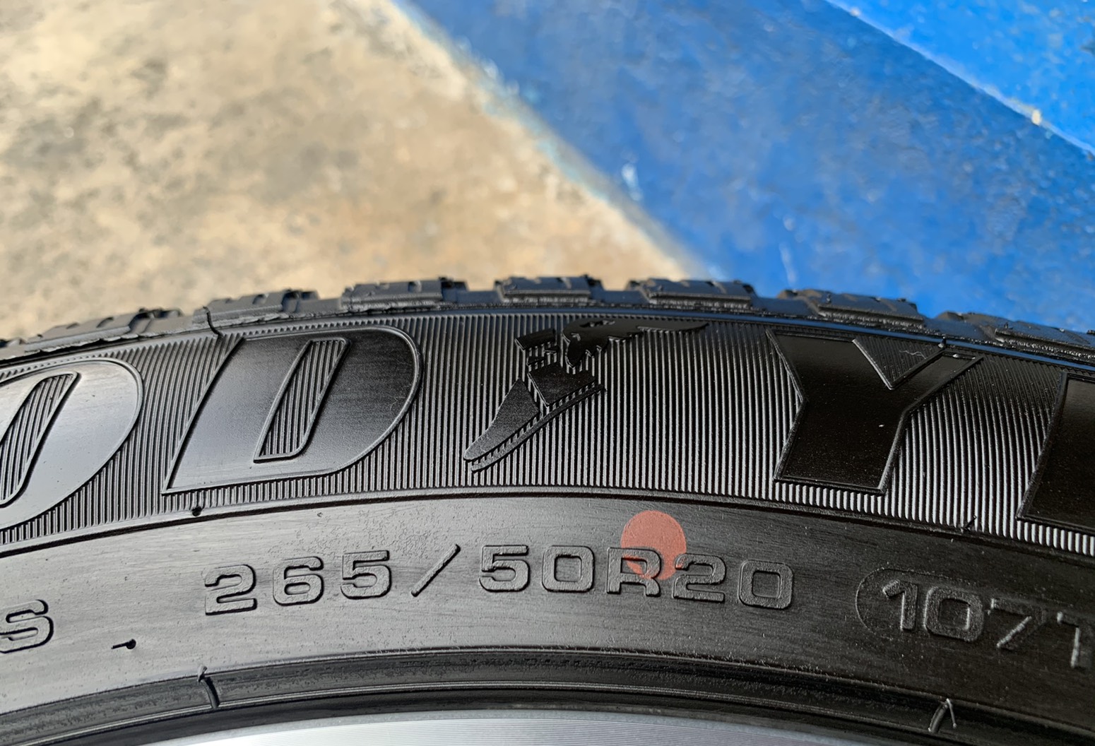 ล้อแม็กป้ายแดง Ford Everest รุ่นใหม่ ขอบ 20 พร้อมยางป้ายแดง 265-50-20 GoodYear ปี 20 สวยกริ๊บ ล้อแม็กป้ายแดง Ford Everest รุ่นใหม่ ขอบ 20 พร้อมยางป้ายแดง 265-50-20 GoodYear ปี 20 สวยกริ๊บ