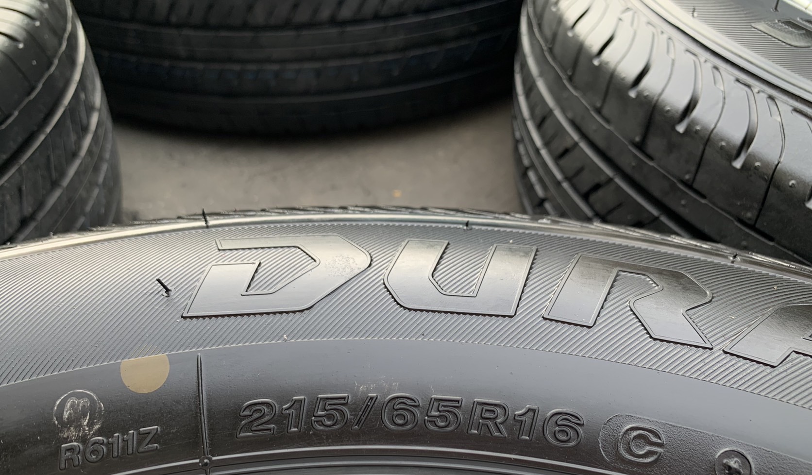 ล้อแม็ก Toyota Vigo ขอบ 16 พร้อมยางป้ายแดง 215-65-16 Bridgestone ปลายปี 20 สวยๆ