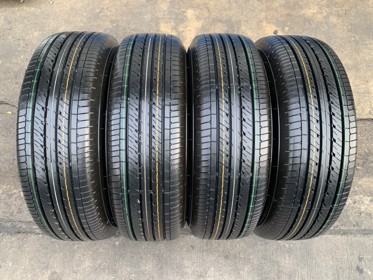 ล้อแม็กป้ายแดง Toyota Revo ขอบ 16 พร้อมยางใหม่ป้ายแดง 215-65-16 Dunlop ปี 21 ใหม่กริ๊บๆ