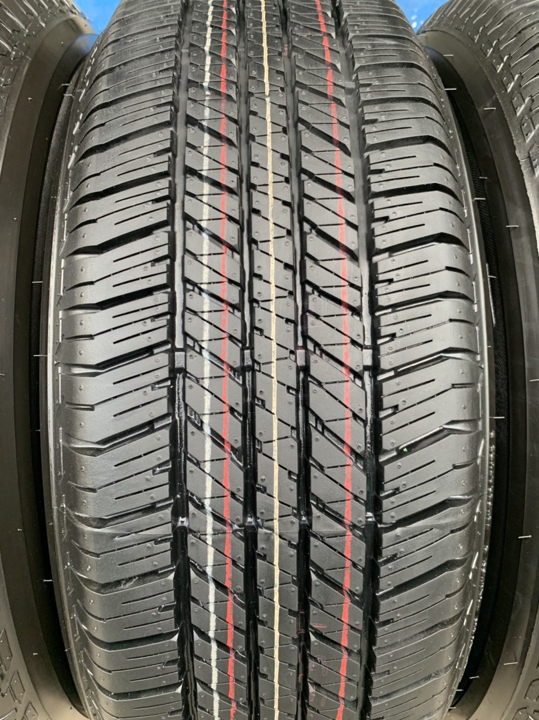 ล้อแม็กป้ายแดง Ford Ranger XLT ขอบ 17 สีดำแท้ พร้อมยางใหม่ป้ายแดง 265-65-17 Bridgestone ปี 21 ใหม่กริ๊บๆ