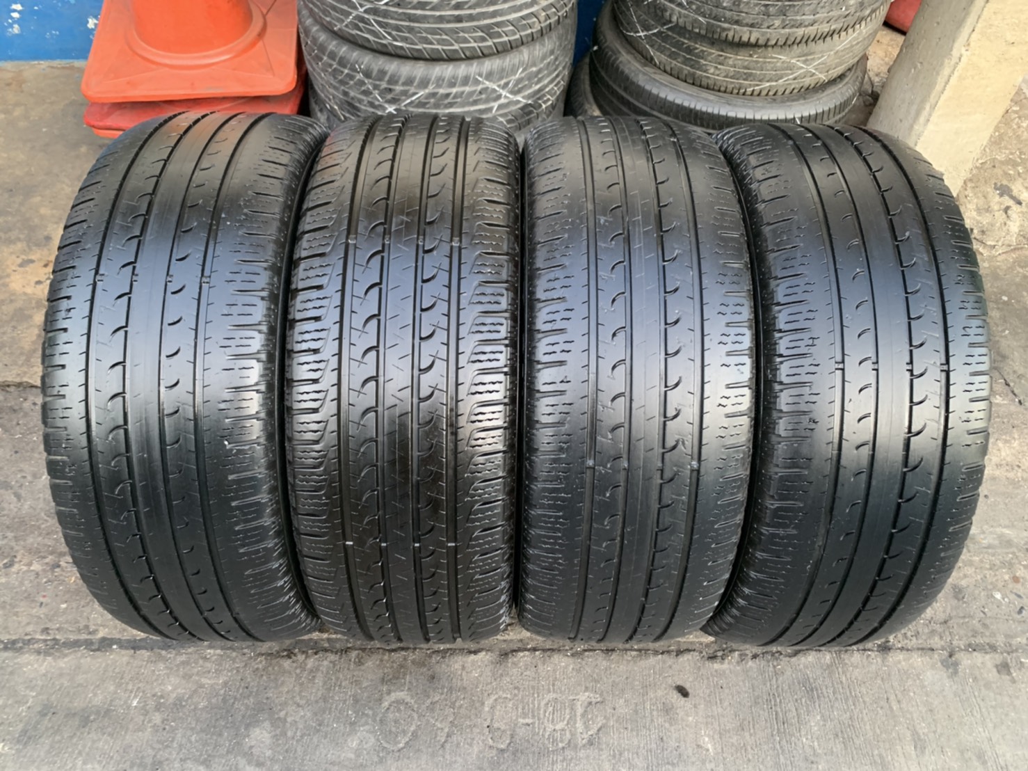 ล้อแม็กป้ายแดง Toyota Fortuner Legender รุ่นใหม่ล่าสุด ขอบ 20 พร้อมยาง 265-50-20 GoodYear ปี 18 ล้อแม็กป้ายแดง Toyota Fortuner Legender รุ่นใหม่ล่าสุด ขอบ 20 พร้อมยาง 265-50-20 GoodYear ปี 18