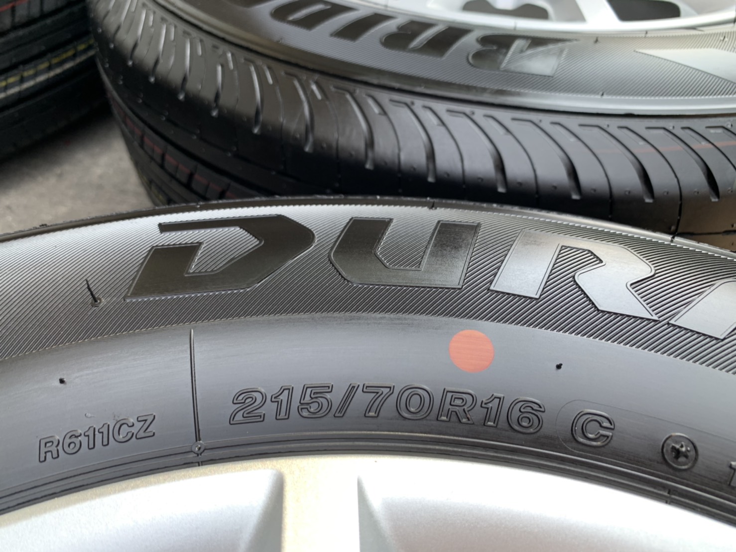 ล้อแม็กป้ายแดง ISUZU D-Max รุ่นใหม่ล่าสุด ขอบ 16 พร้อมยางใหม่ป้ายแดง 215-70-16 Bridgestone ปลายปี 20 ใหม่มาก ล้อแม็กป้ายแดง ISUZU D-Max รุ่นใหม่ล่าสุด ขอบ 16 พร้อมยางใหม่ป้ายแดง 215-70-16 Bridgestone ปลายปี 20 ใหม่มาก