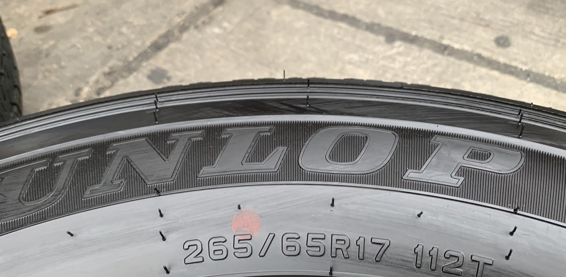 ล้อแม็กป้ายแดง Toyota Revo รุ่นใหม่ล่าสุด ขอบ 17 พร้อมยางใหม่ป้ายแดง 265-65-17 Dunlop ปี 21 ล้อแม็กป้ายแดง Toyota Revo รุ่นใหม่ล่าสุด ขอบ 17 พร้อมยางใหม่ป้ายแดง 265-65-17 Dunlop ปี 21
