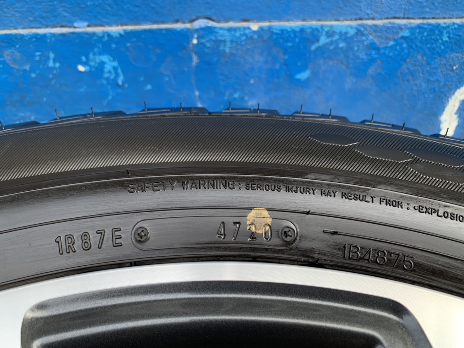 ล้อแม็กป้ายแดง New Toyota Fortuner Legender รุ่นใหม่ล่าสุด ขอบ 20 พร้อมยางป้ายแดง 265-50-20 Dunlop สวยกริ๊บๆ ล้อแม็กป้ายแดง New Toyota Fortuner Legender รุ่นใหม่ล่าสุด ขอบ 20 พร้อมยางป้ายแดง 265-50-20 Dunlop สวยกริ๊บๆ