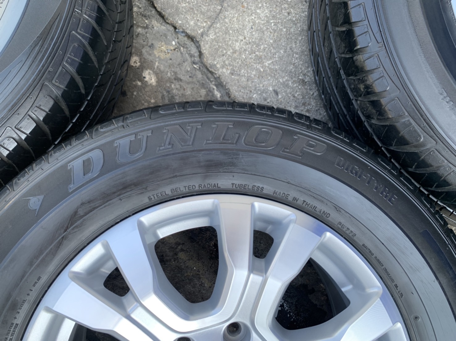 ล้อแม็ก Ford Ranger Wildtrak Limited ขอบ 18 แถมยาง 265-60-18 Dunlop ปี 16 ล้อแม็ก Ford Ranger Wildtrak Limited ขอบ 18 แถมยาง 265-60-18 Dunlop ปี 16