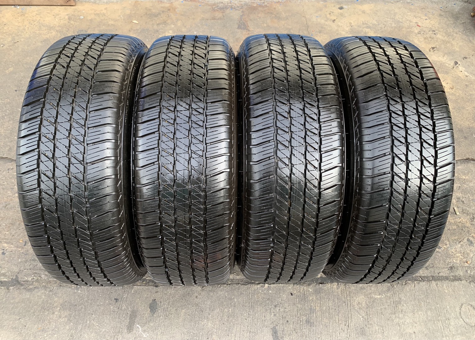 ล้อแม็กป้ายแดง Toyota Fortuner รุ่นใหม่ล่าสุด ขอบ18 สีไฮเปอร์ พร้อมยางป้ายแดง 265-60-18 Bridgestone ปลายปี 20 ล้อแม็กป้ายแดง Toyota Fortuner รุ่นใหม่ล่าสุด ขอบ18 สีไฮเปอร์ พร้อมยางป้ายแดง 265-60-18 Bridgestone ปลายปี 20