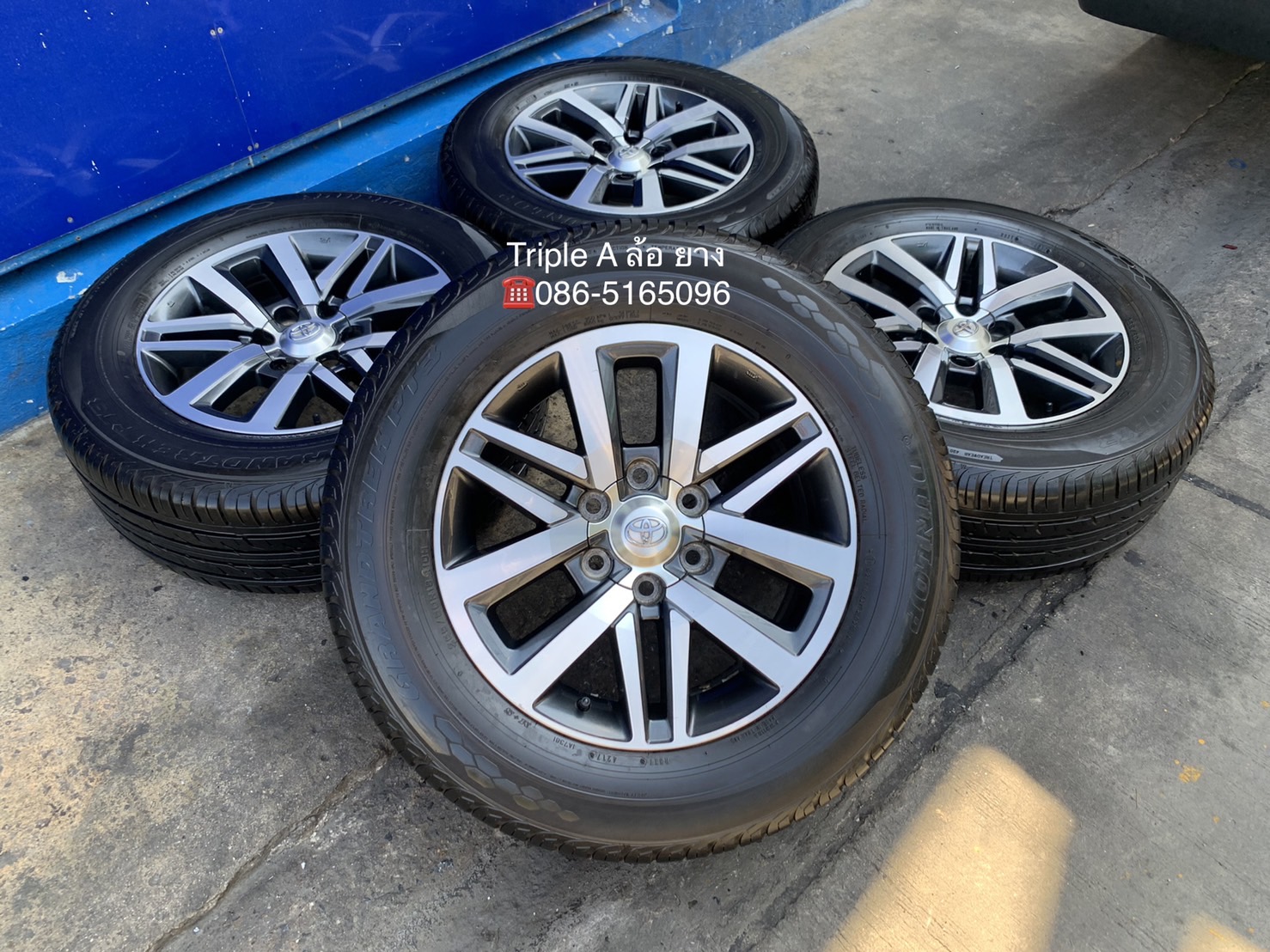 ล้อแม็ก Toyota Fortuner ขอบ 18 ดำหน้าเงา พร้อมยาง 265-60-18 Dunlop ปลายปี 17 สภาพดี