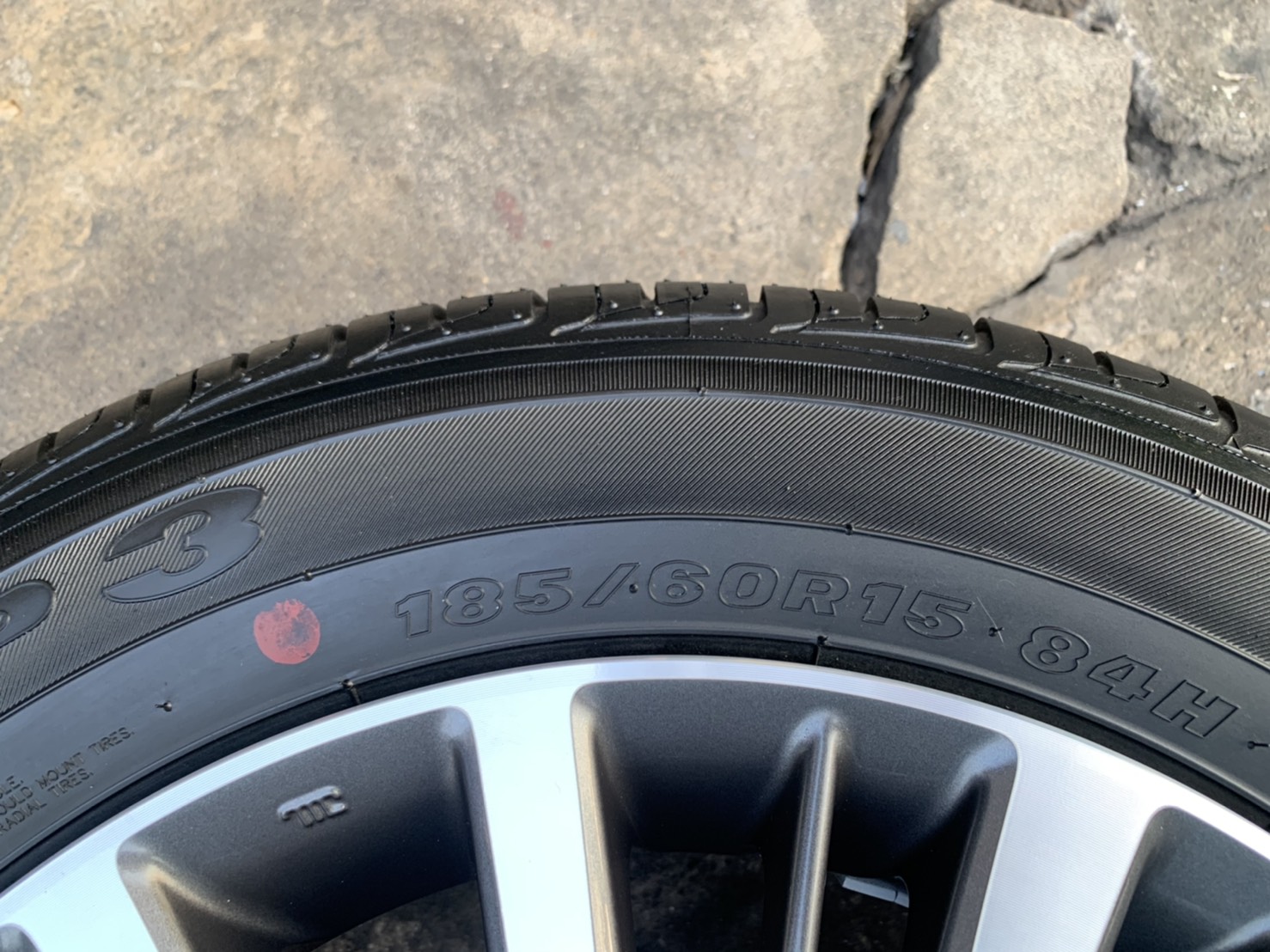 ล้อแม็กป้ายแดง Honda City รุ่นใหม่ล่าสุด ขอบ 15 สีเทาหน้าเงา พร้อมยางใหม่ป้ายแดง 185-60-15 Maxxis ปลายปี 20 ล้อแม็กป้ายแดง Honda City รุ่นใหม่ล่าสุด ขอบ 15 สีเทาหน้าเงา พร้อมยางใหม่ป้ายแดง 185-60-15 Maxxis ปลายปี 20