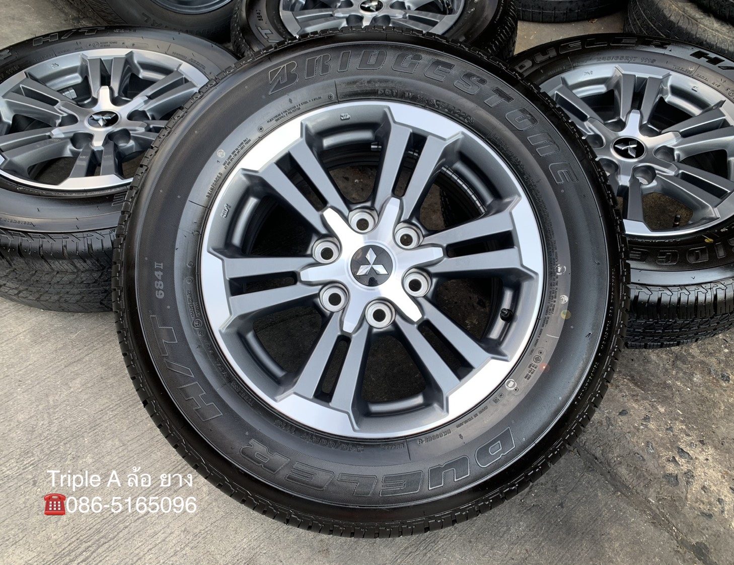 ล้อแม็กป้ายแดง Mitsu Triton Plus รุ่นใหม่ล่าสุด ขอบ 17 พร้อมยางป้ายแดง 245-65-17 Bridgestone ปี 20 ล้อแม็กป้ายแดง Mitsu Triton Plus รุ่นใหม่ล่าสุด ขอบ 17 พร้อมยางป้ายแดง 245-65-17 Bridgestone ปี 20