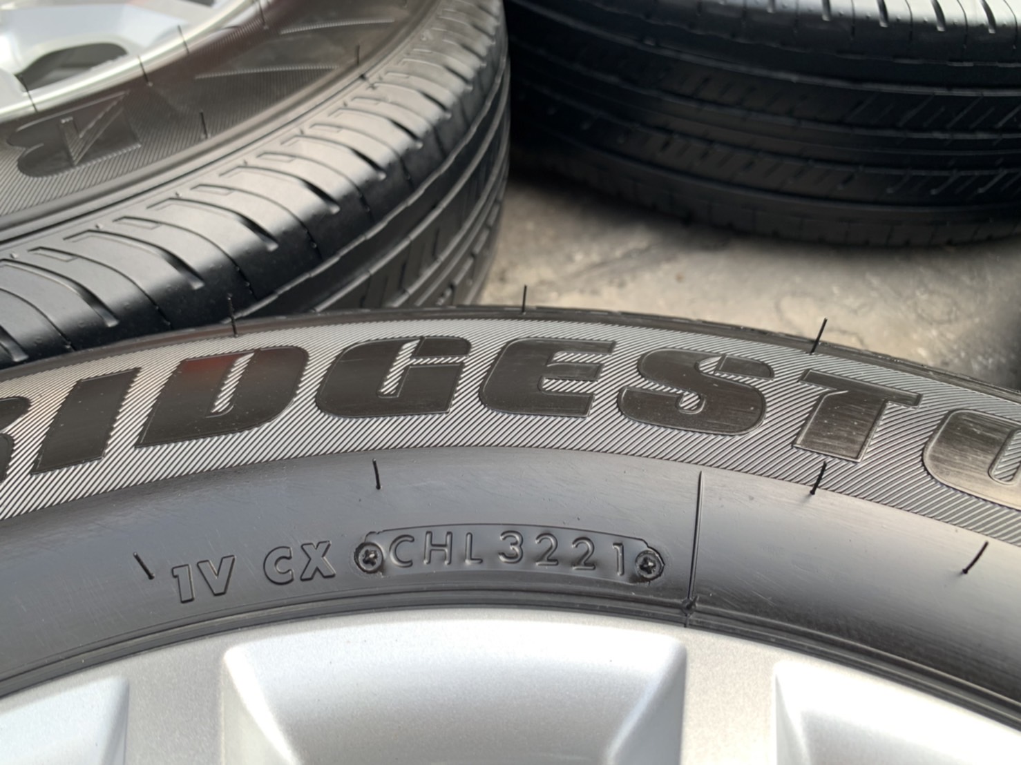 ล้อแม็กป้ายแดง ISUZU D-Max รุ่นใหม่ล่าสุด ขอบ 16 พร้อมยางป้ายแดง 215-70-16 Bridgestone ปี 21 ล้อแม็กป้ายแดง ISUZU D-Max รุ่นใหม่ล่าสุด ขอบ 16 พร้อมยางป้ายแดง 215-70-16 Bridgestone ปี 21