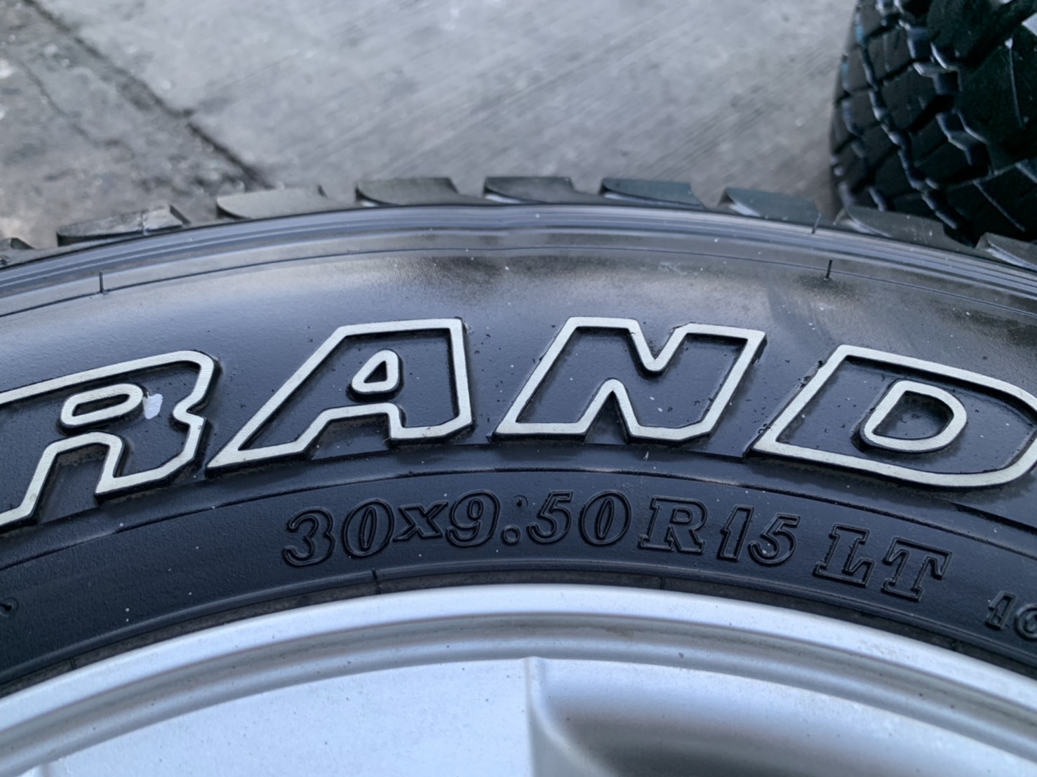 ล้อแม็ก Toyota Vigo Preruner ขอบ 15 พร้อมยาง 30x9.50R15 Dunlop ล้อแม็ก Toyota Vigo Preruner ขอบ 15 พร้อมยาง 30x9.50R15 Dunlop