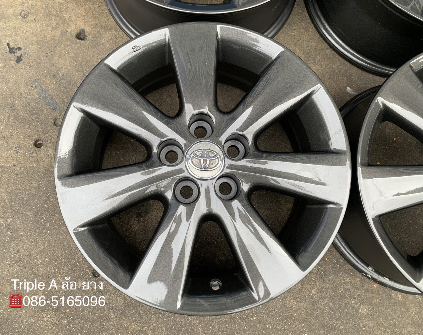 ล้อแม็ก 5รู100 Toyota Altis ขอบ 15 สีเทากัน สภาพสวย ล้อแม็ก 5รู100 Toyota Altis ขอบ 15 สีเทากัน สภาพสวย