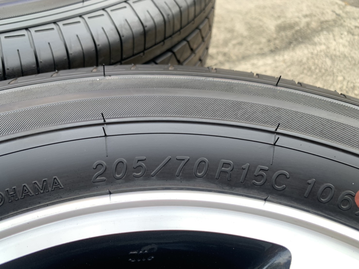 ล้อแม็ก 5รู114 Toyota Vigo ขอบ 15 สีเทาหน้าเงา พร้อมยางป้ายแดง 205-70-15 Yokohama ปลายปี 20 ล้อแม็ก 5รู114 Toyota Vigo ขอบ 15 สีเทาหน้าเงา พร้อมยางป้ายแดง 205-70-15 Yokohama ปลายปี 20