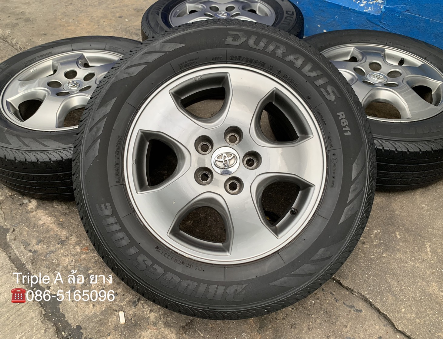 ล้อแม็ก 5รู114 Toyota Vigo Champ ขอบ 16 สีเทาดำ พร้อมยาง 215-65-16 Bridgestone ปี 17 สภาพดี ล้อแม็ก 5รู114 Toyota Vigo Champ ขอบ 16 สีเทาดำ พร้อมยาง 215-65-16 Bridgestone ปี 17 สภาพดี