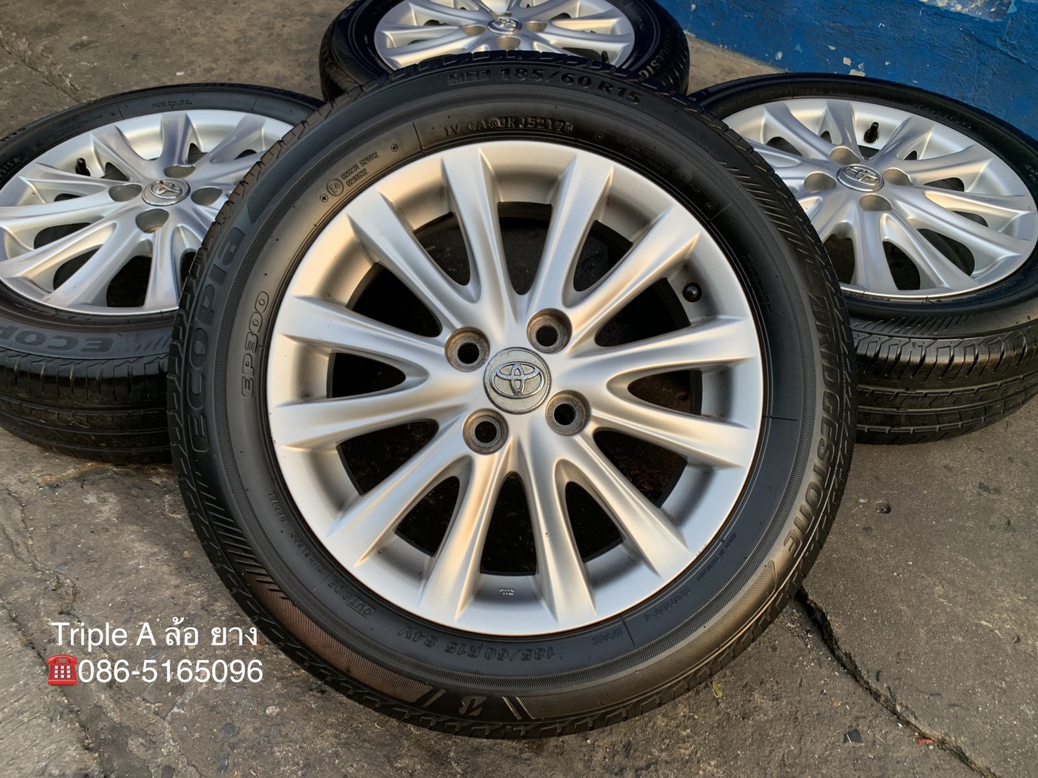 ล้อแม็ก Toyota Vios รุ่น 12 ก้าน ขอบ 15 พร้อมยาง 185-60-15 Bridgestone ปลายปี 17 ล้อแม็ก Toyota Vios รุ่น 12 ก้าน ขอบ 15 พร้อมยาง 185-60-15 Bridgestone ปลายปี 17
