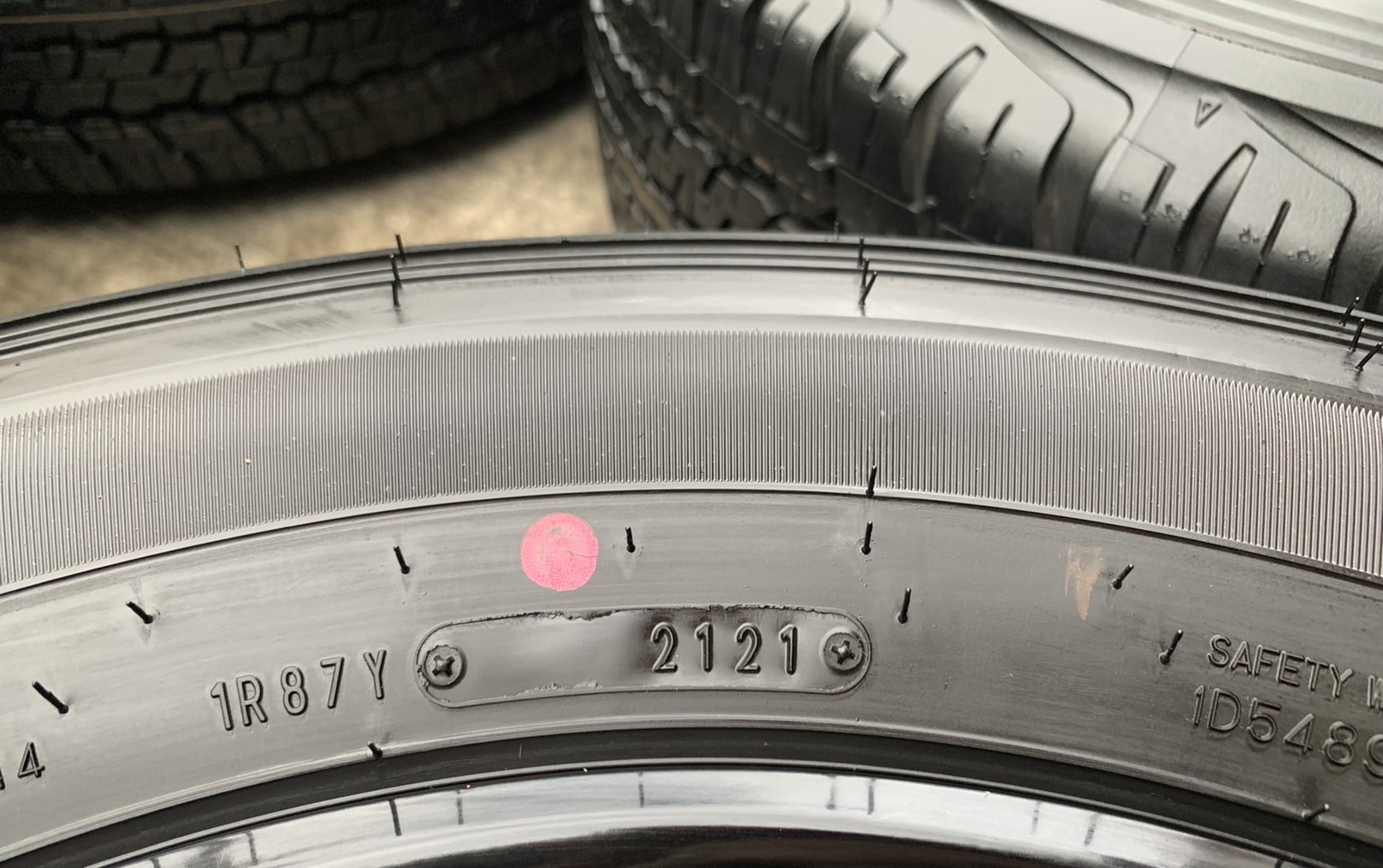 ล้อแม็กป้ายแดง Ford Ranger XLT ขอบ 17 สีดำแท้ พร้อมยางใหม่ป้ายแดง 265-65-17 Dunlop ปี 21 ใหม่ยกห้าง ล้อแม็กป้ายแดง Ford Ranger XLT ขอบ 17 สีดำแท้ พร้อมยางใหม่ป้ายแดง 265-65-17 Dunlop ปี 21 ใหม่ยกห้าง