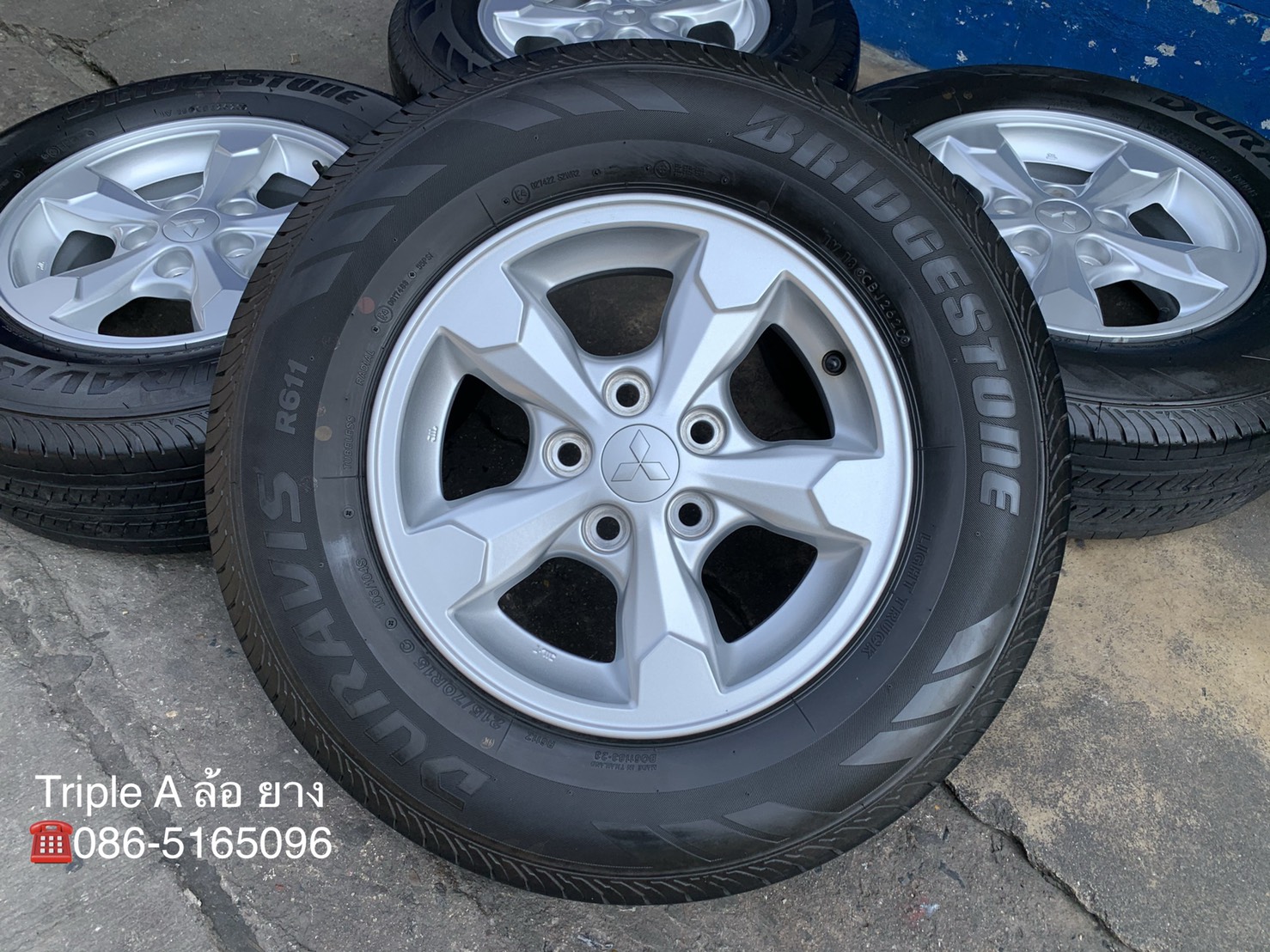 ล้อแม็ก 5รู114 Mitsu Triton ขอบ 15 พร้อมยางน้องๆป้ายแดง Bridgestone 215-70-15 ปี 20 สวยๆ ล้อแม็ก 5รู114 Mitsu Triton ขอบ 15 พร้อมยางน้องๆป้ายแดง Bridgestone 215-70-15 ปี 20 สวยๆ