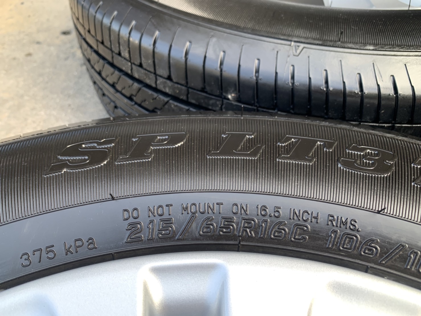 ล้อแม็กป้ายแดง 5รู114 Toyota Revo ขอบ 16 พร้อมยางป้ายแดง 215-65-16 Dunlop ปลายปี 21 ล้อแม็กป้ายแดง 5รู114 Toyota Revo ขอบ 16 พร้อมยางป้ายแดง 215-65-16 Dunlop ปลายปี 21