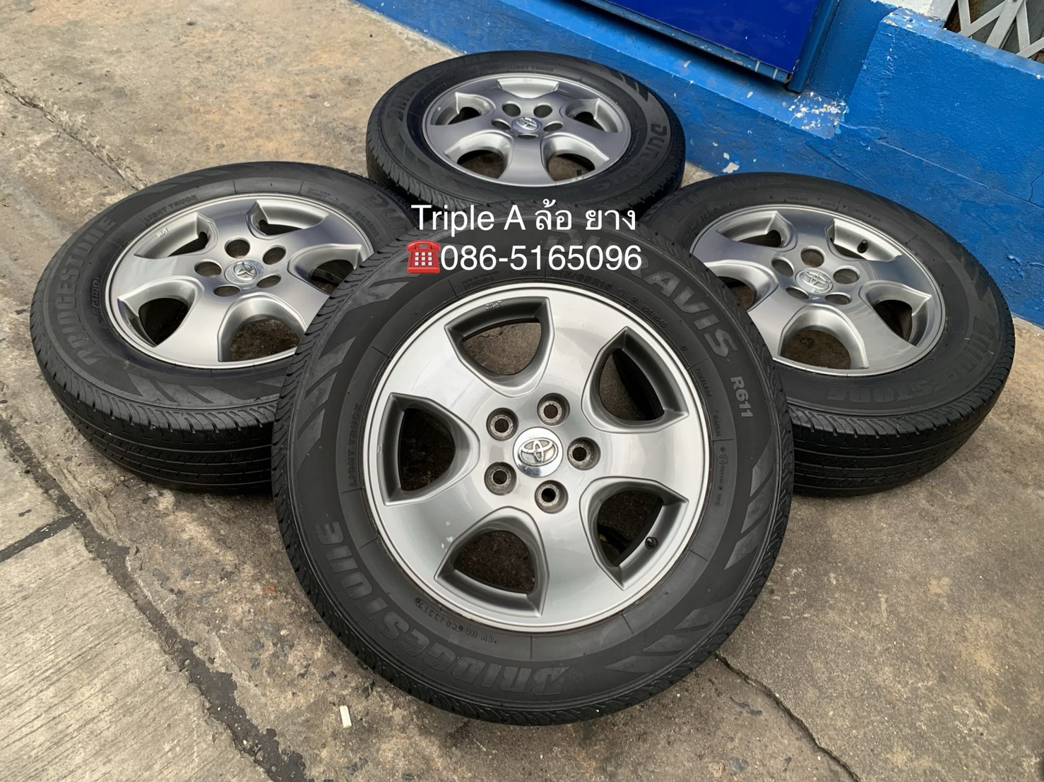 ล้อแม็ก 5รู114 Toyota Vigo Champ ขอบ 16 สีเทาดำ พร้อมยาง 215-65-16 Bridgestone ปี 17 สภาพดี