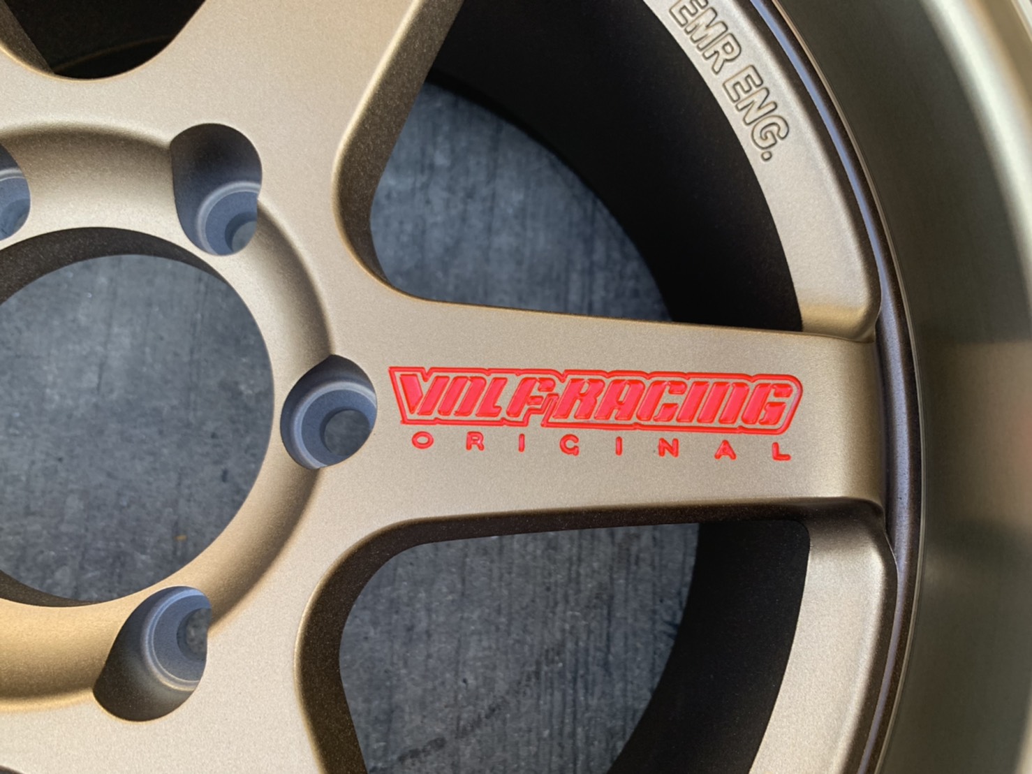 ล้อแม็กใหม่ 6รู139 TE37 หยอดแดง งาน Emotion-R ขอบ 18 พร้อมยาง 265-60-18 FALKEN ปี 17 ล้อแม็กใหม่ 6รู139 TE37 หยอดแดง งาน Emotion-R ขอบ 18 พร้อมยาง 265-60-18 FALKEN ปี 17