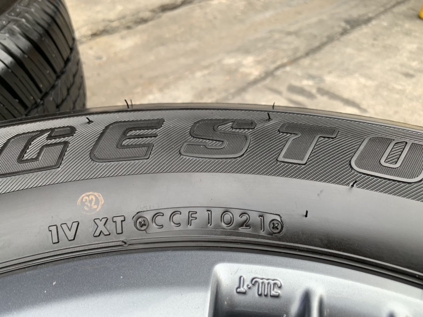 ล้อแม็กป้ายแดง ISUZU D-Max รุ่นใหม่ล่าสุด ขอบ 18 สีเทา พร้อมยางป้ายแดง 265-60-18 Bridgestone ปี 21 ล้อแม็กป้ายแดง ISUZU D-Max รุ่นใหม่ล่าสุด ขอบ 18 สีเทา พร้อมยางป้ายแดง 265-60-18 Bridgestone ปี 21