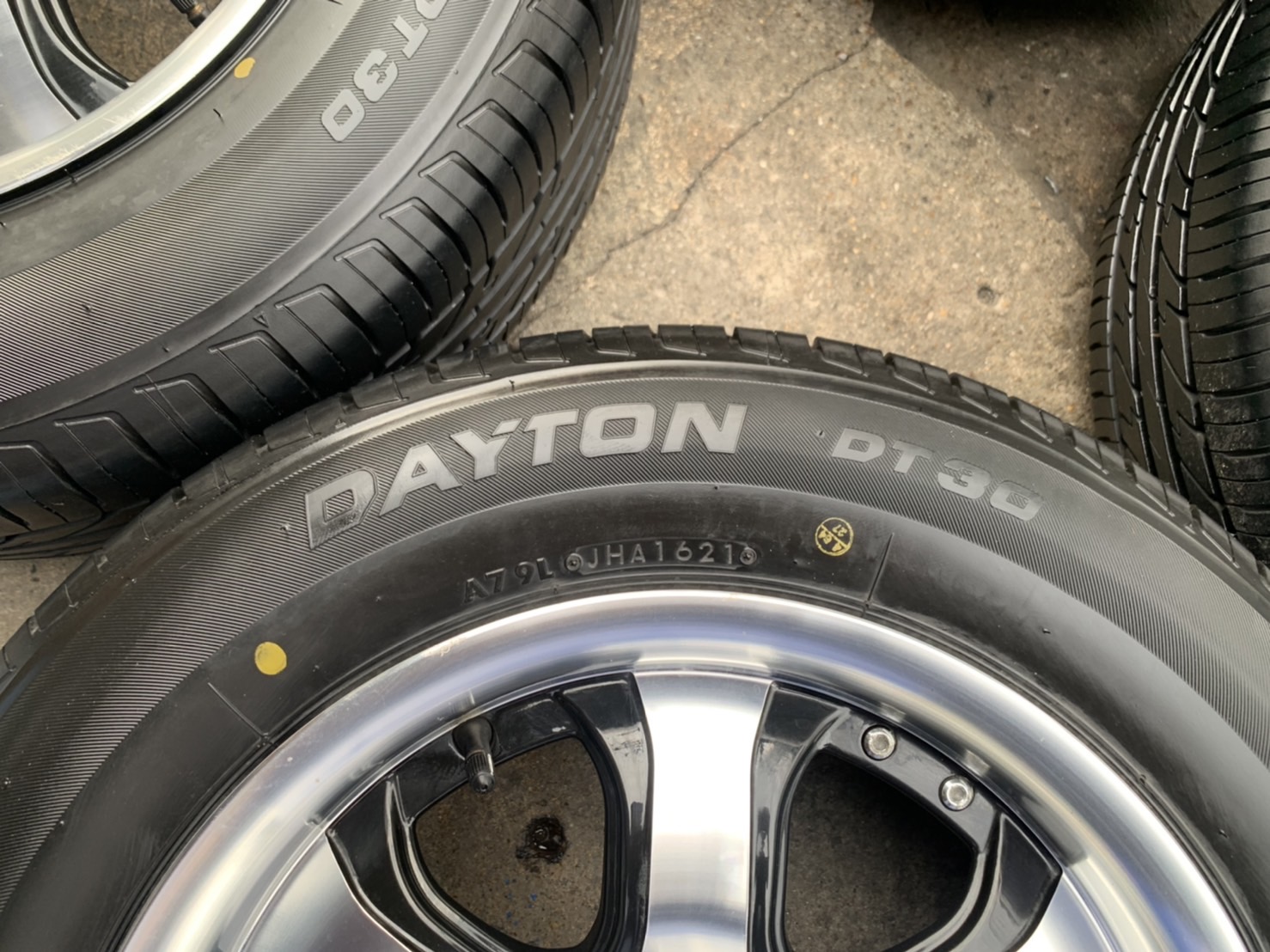 ล้อแม็ก 5รู114 SSW S099 ขอบ 15 สีดำขอบเงา(งานไทยแท้) พร้อมยาง 205-65-15 DAYTON ปี 21 ล้อแม็ก 5รู114 SSW S099 ขอบ 15 สีดำขอบเงา(งานไทยแท้) พร้อมยาง 205-65-15 DAYTON ปี 21