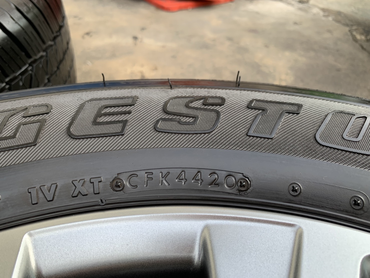 ล้อแม็กป้ายแดง Toyota Fortuner รุ่นใหม่ล่าสุด ขอบ18 สีไฮเปอร์ พร้อมยางป้ายแดง 265-60-18 Bridgestone ปลายปี 20 ล้อแม็กป้ายแดง Toyota Fortuner รุ่นใหม่ล่าสุด ขอบ18 สีไฮเปอร์ พร้อมยางป้ายแดง 265-60-18 Bridgestone ปลายปี 20