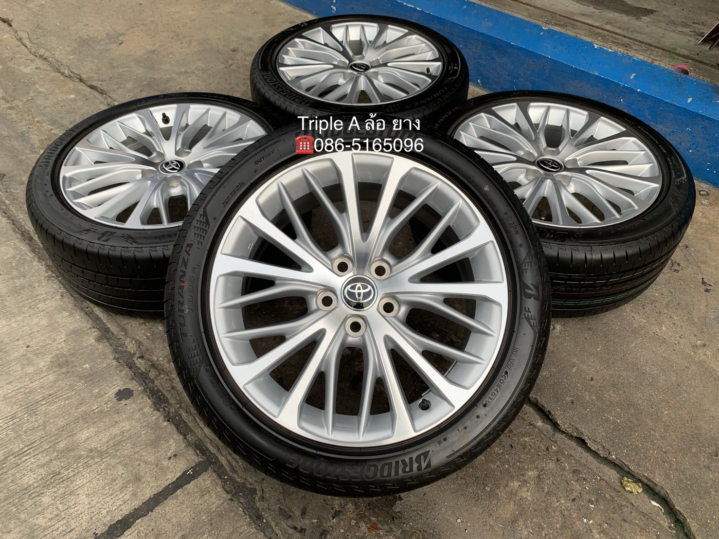 ล้อแม็กป้ายแดง Toyota Camry รุ่นใหม่ ขอบ 18 พร้อมยางป้ายแดง 235-45-18 Bridgestone ล้อแม็กป้ายแดง Toyota Camry รุ่นใหม่ ขอบ 18 พร้อมยางป้ายแดง 235-45-18 Bridgestone