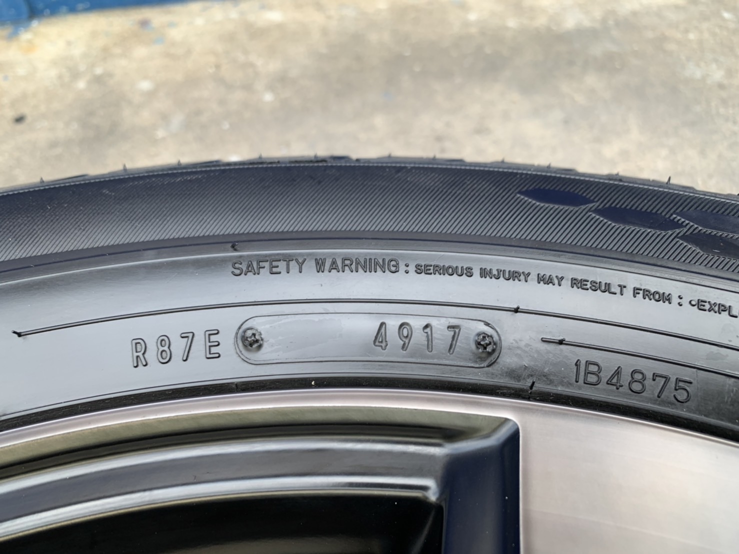 ล้อแม็กพร้อมยาง Toyota Fortuner TRD แท้ ขอบ 20 ดำหน้าชา สวยๆ ล้อแม็กพร้อมยาง Toyota Fortuner TRD แท้ ขอบ 20 ดำหน้าชา สวยๆ