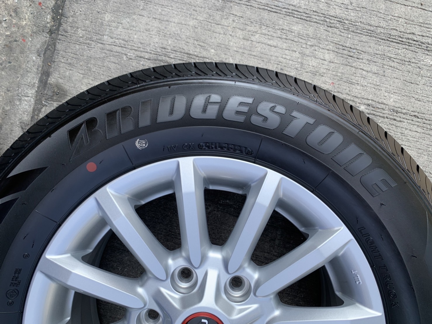 ล้อแม็กป้ายแดง ISUZU D-Max รุ่นใหม่ล่าสุด ขอบ 16 พร้อมยางป้ายแดง 215-70-16 Bridgestone ปี 21 ล้อแม็กป้ายแดง ISUZU D-Max รุ่นใหม่ล่าสุด ขอบ 16 พร้อมยางป้ายแดง 215-70-16 Bridgestone ปี 21