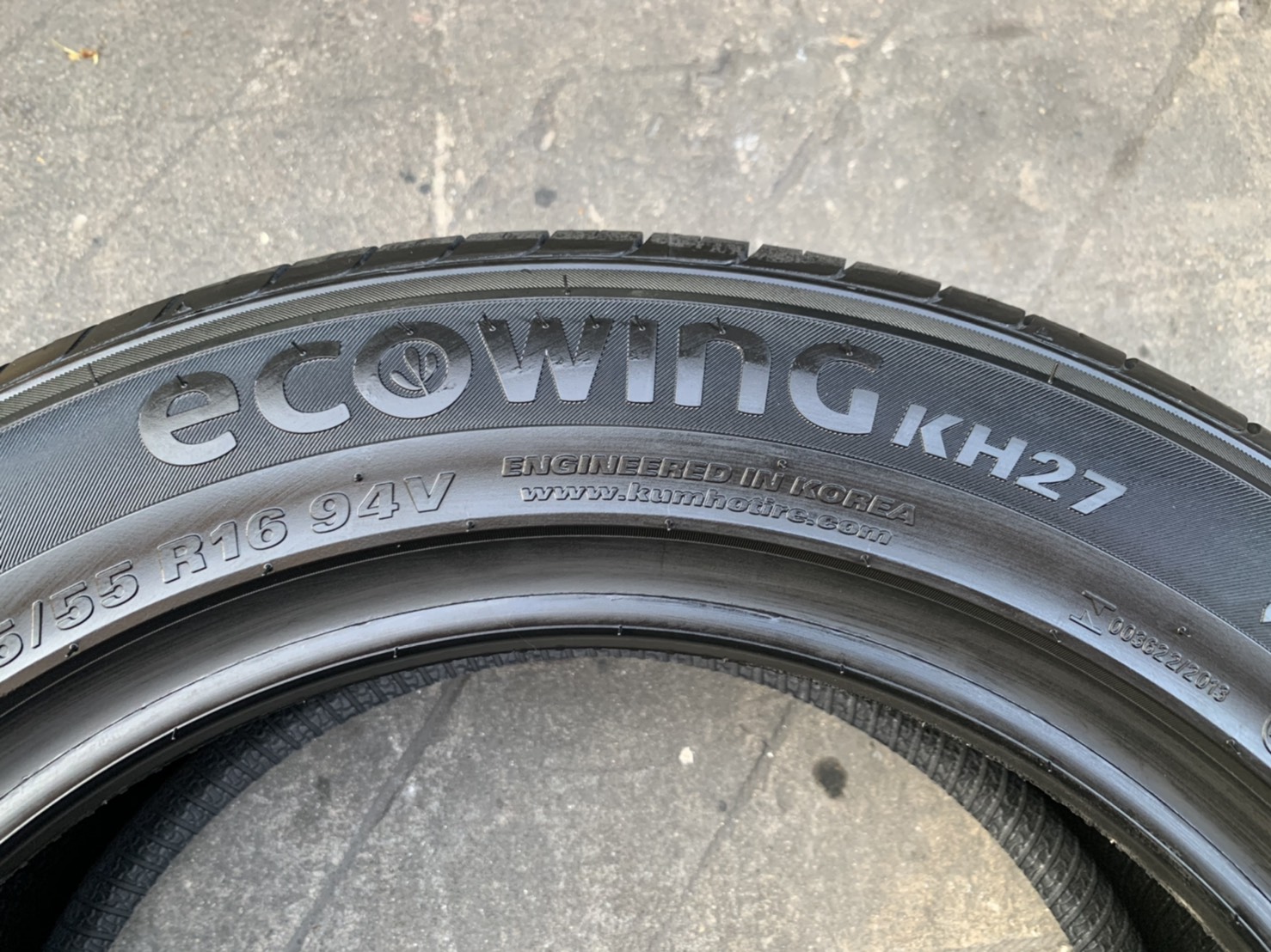 ยางใหม่ 205-55-16 KUMHO ปี 20 ใหม่ๆ กริ๊บๆ ยางใหม่ 205-55-16 KUMHO ปี 20 ใหม่ๆ กริ๊บๆ