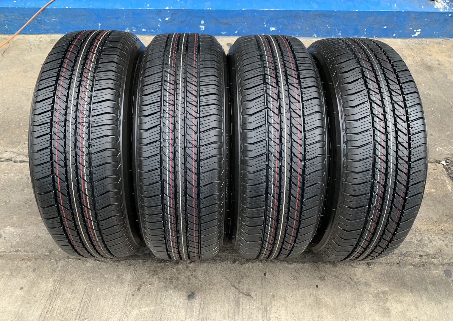 ล้อแม็กป้ายแดง Ford Ranger XLT ขอบ 17 สีดำแท้ พร้อมยางใหม่ป้ายแดง 265-65-17 Bridgestone ปี 21 ใหม่กริ๊บๆ