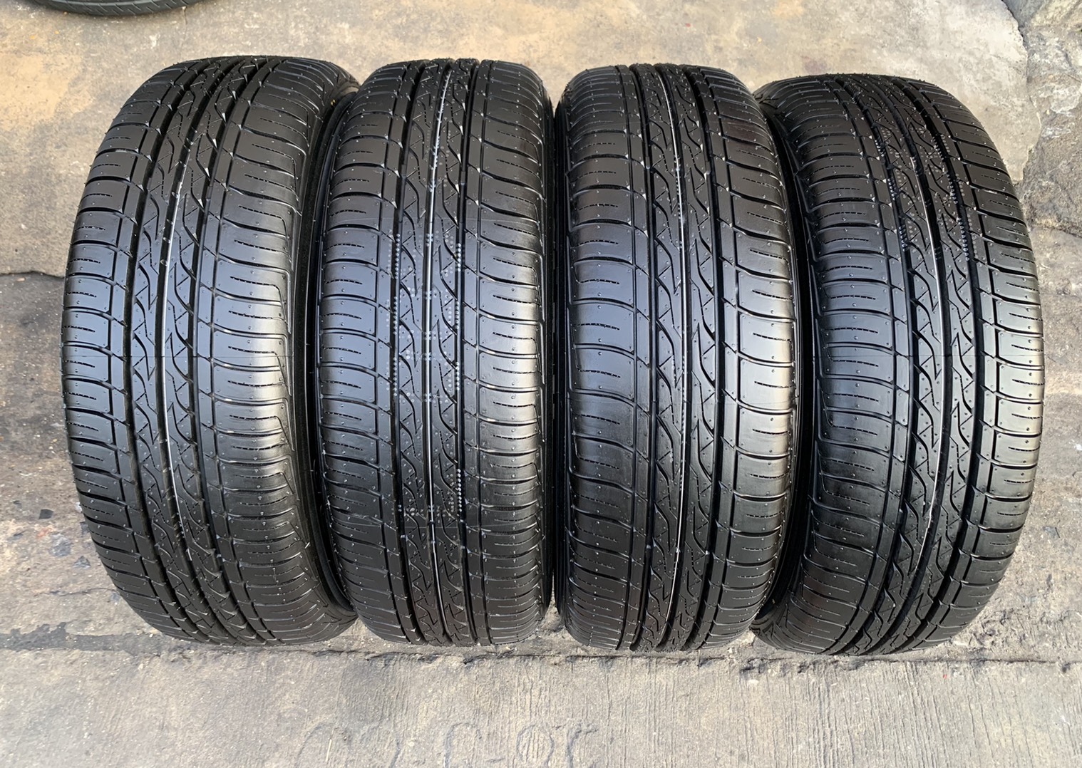 ล้อแม็กป้ายแดง Toyota Yaris Ativ ขอบ 15 สีเทาหน้าเงา พร้อมยางป้ายแดง 185-60-15 Maxxis ปลายปี 20 สวยกริ๊บ ล้อแม็กป้ายแดง Toyota Yaris Ativ ขอบ 15 สีเทาหน้าเงา พร้อมยางป้ายแดง 185-60-15 Maxxis ปลายปี 20 สวยกริ๊บ