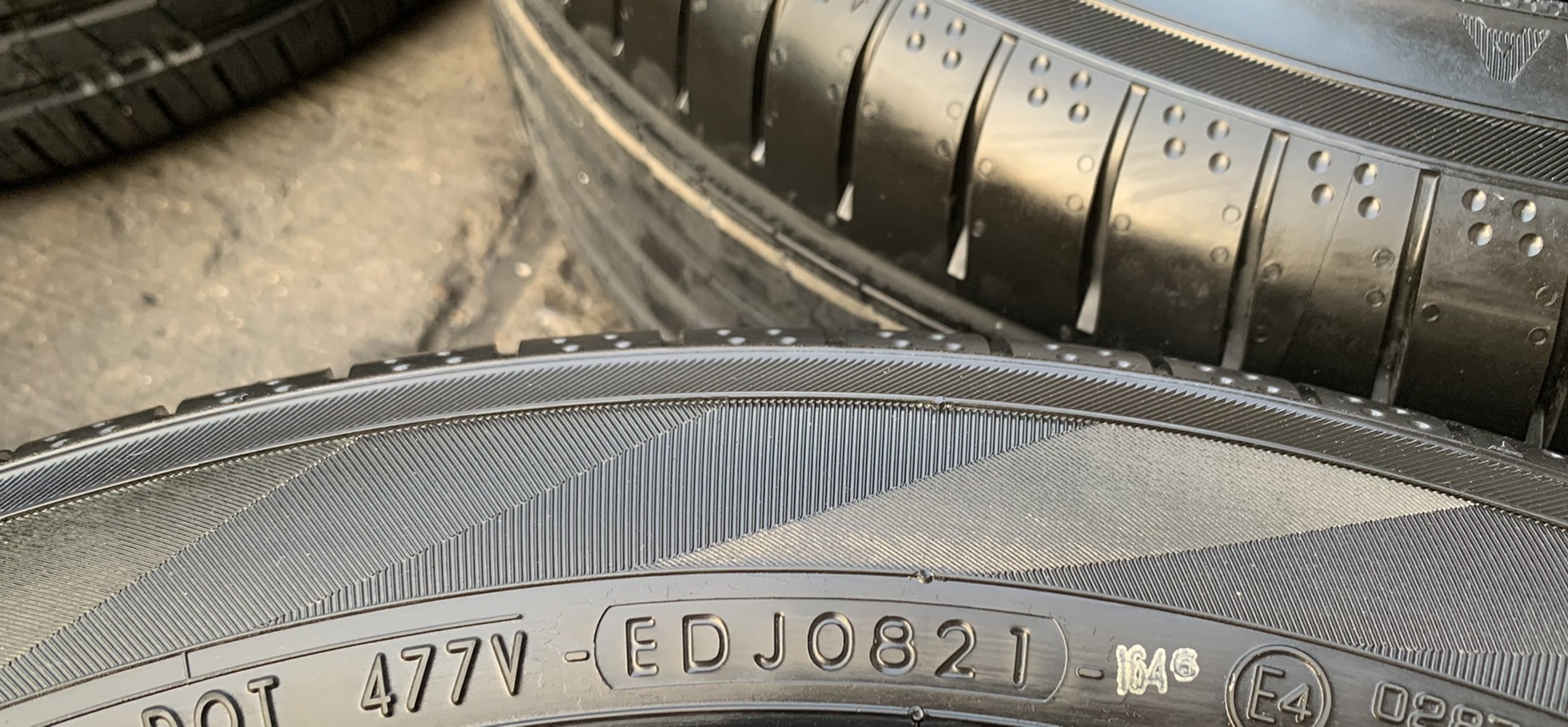 ยางใหม่ป้ายแดง 185-55-16 Yokohama ปี 21 ใหม่กริ๊บๆ ใส่กับ City ,Jazz ,Swift ได้เลย ยางใหม่ป้ายแดง 185-55-16 Yokohama ปี 21 ใหม่กริ๊บๆ ใส่กับ City ,Jazz ,Swift ได้เลย