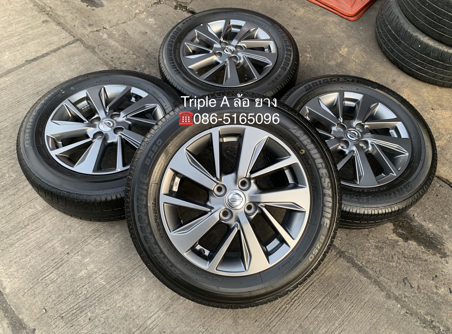 ล้อแม็ก Nissan Almera Sportech ขอบ 15 พร้อมยาง 185-65-15 Bridgestone ปี 17
