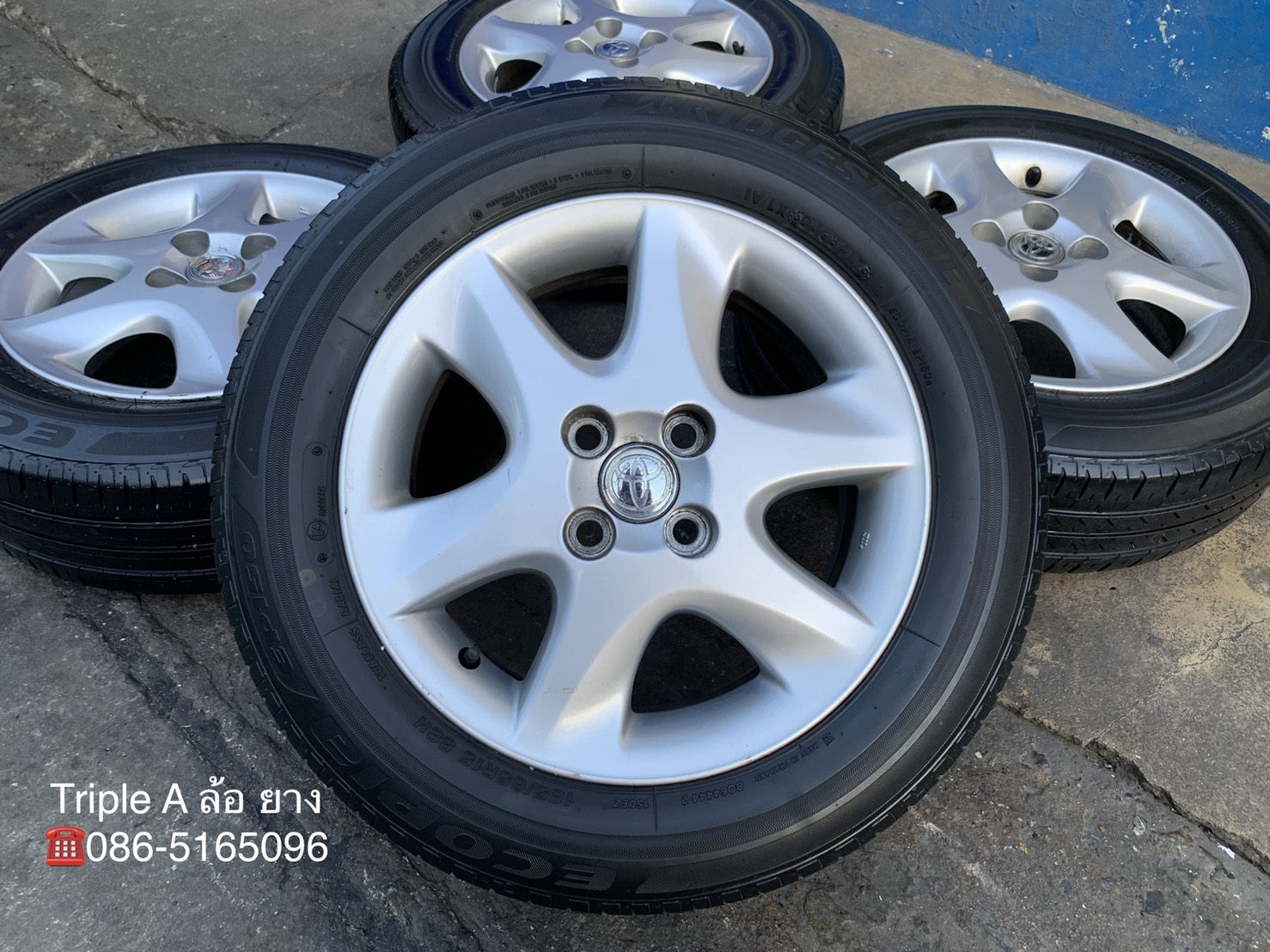 ล้อแม็ก 4รู100 Toyota ขอบ 15 สีบอร์น พร้อมยาง 185-65-15 Bridgestone ปี 17 ล้อแม็ก 4รู100 Toyota ขอบ 15 สีบอร์น พร้อมยาง 185-65-15 Bridgestone ปี 17