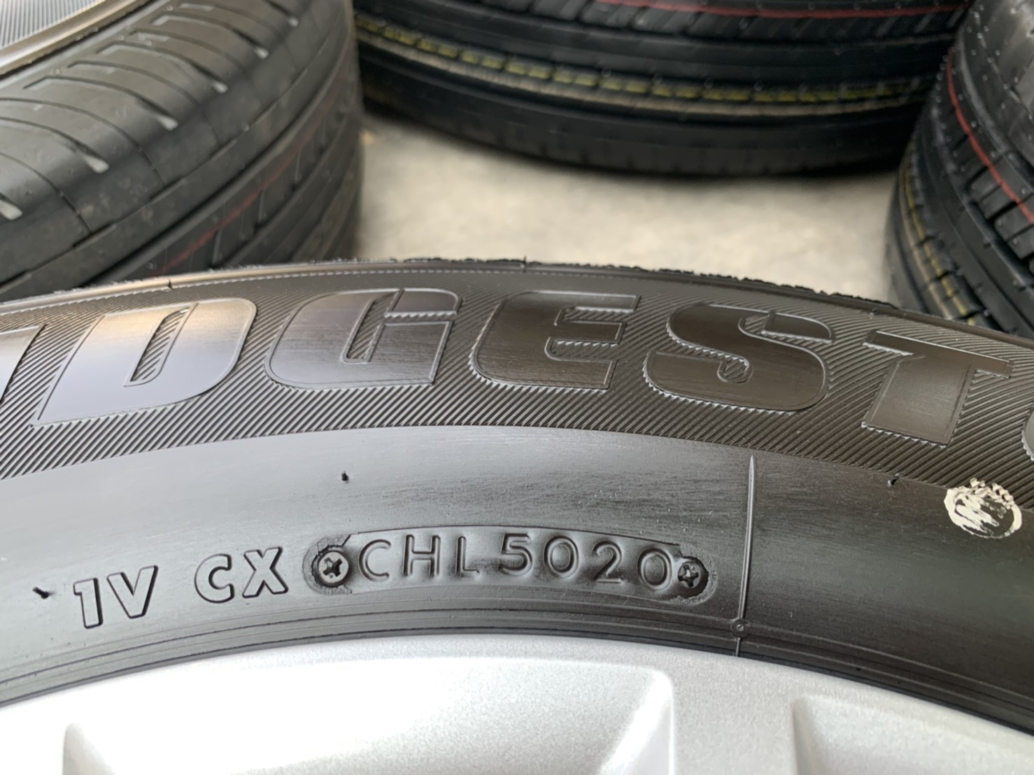 ล้อแม็กป้ายแดง ISUZU D-Max รุ่นใหม่ล่าสุด ขอบ 16 พร้อมยางใหม่ป้ายแดง 215-70-16 Bridgestone ปลายปี 20 ใหม่มาก ล้อแม็กป้ายแดง ISUZU D-Max รุ่นใหม่ล่าสุด ขอบ 16 พร้อมยางใหม่ป้ายแดง 215-70-16 Bridgestone ปลายปี 20 ใหม่มาก