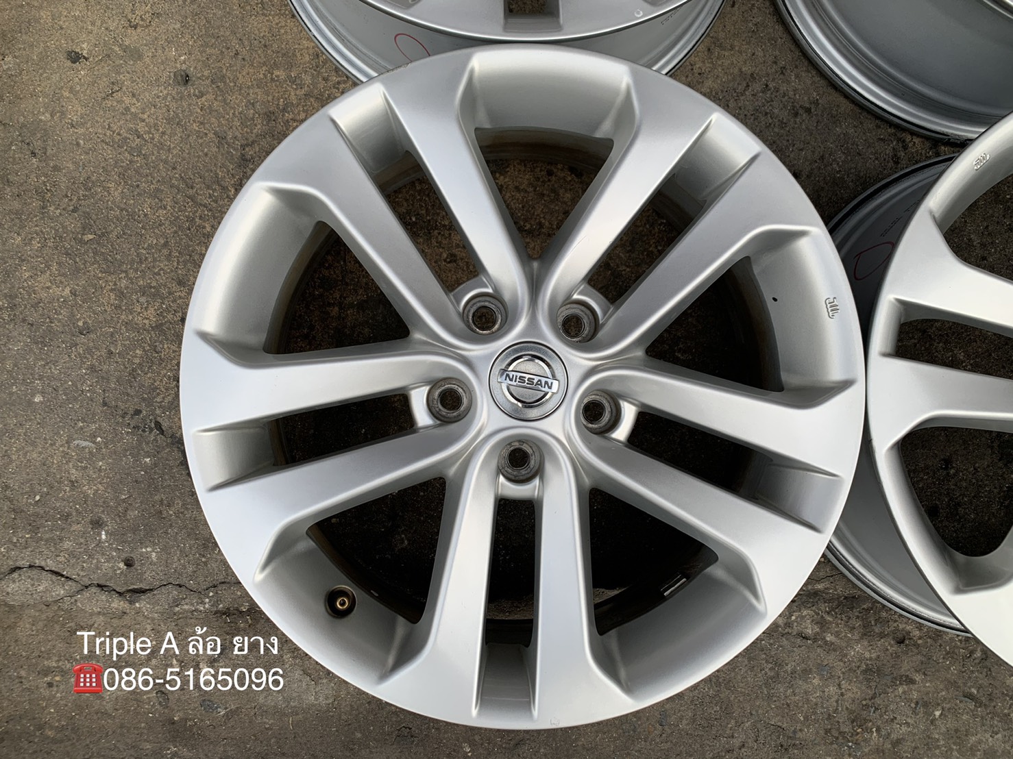 ล้อแม็ก 5รู114 Nissan Juke ขอบ 17 สีบอร์น ล้อแม็ก 5รู114 Nissan Juke ขอบ 17 สีบอร์น