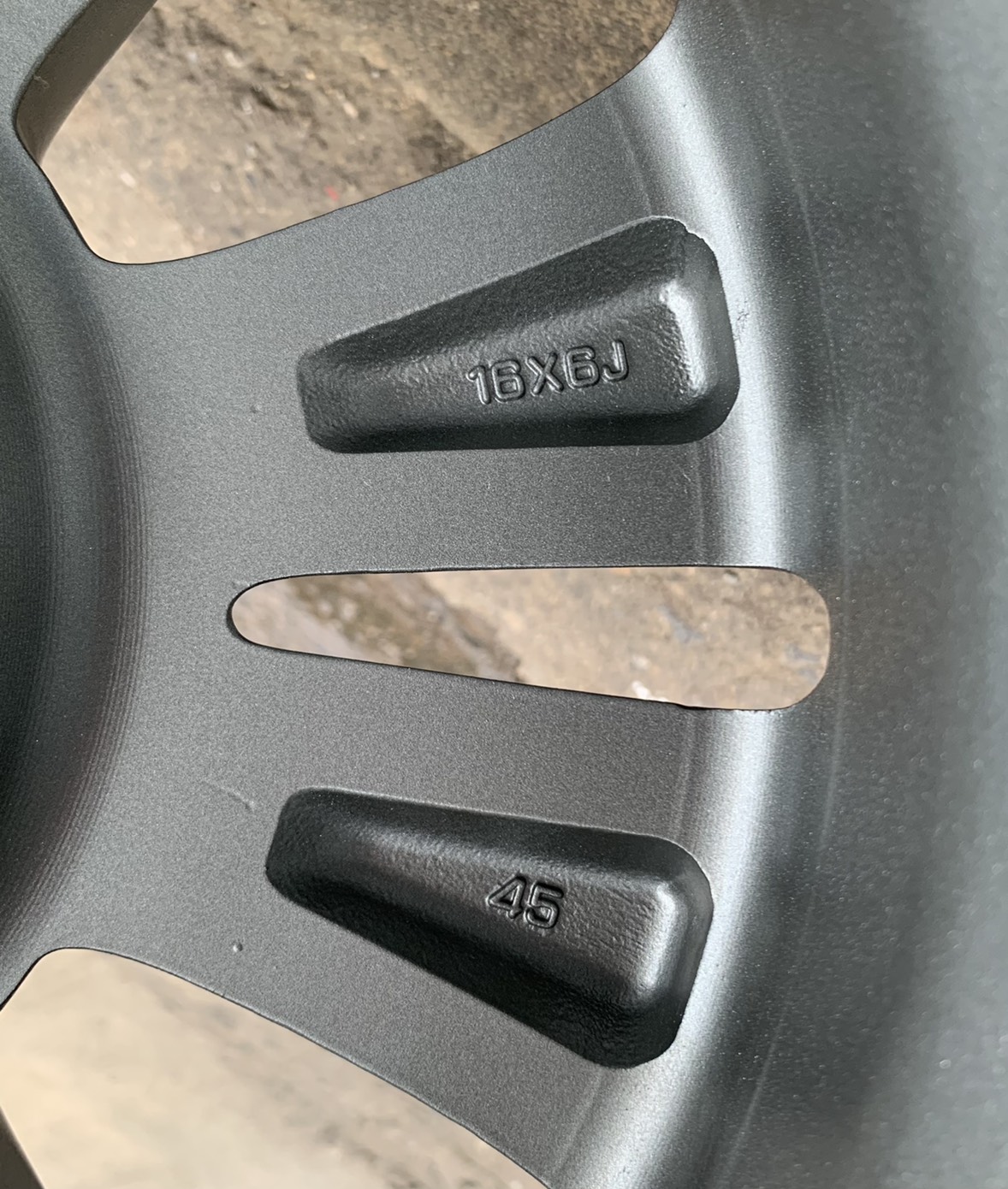 ล้อแม็ก Toyota Revo ขอบ 16 สีเทา สวยกริ๊บ ใส่กับ Revo ,Vigo 5รู114 ได้เลย ล้อแม็ก Toyota Revo ขอบ 16 สีเทา สวยกริ๊บ ใส่กับ Revo ,Vigo 5รู114 ได้เลย