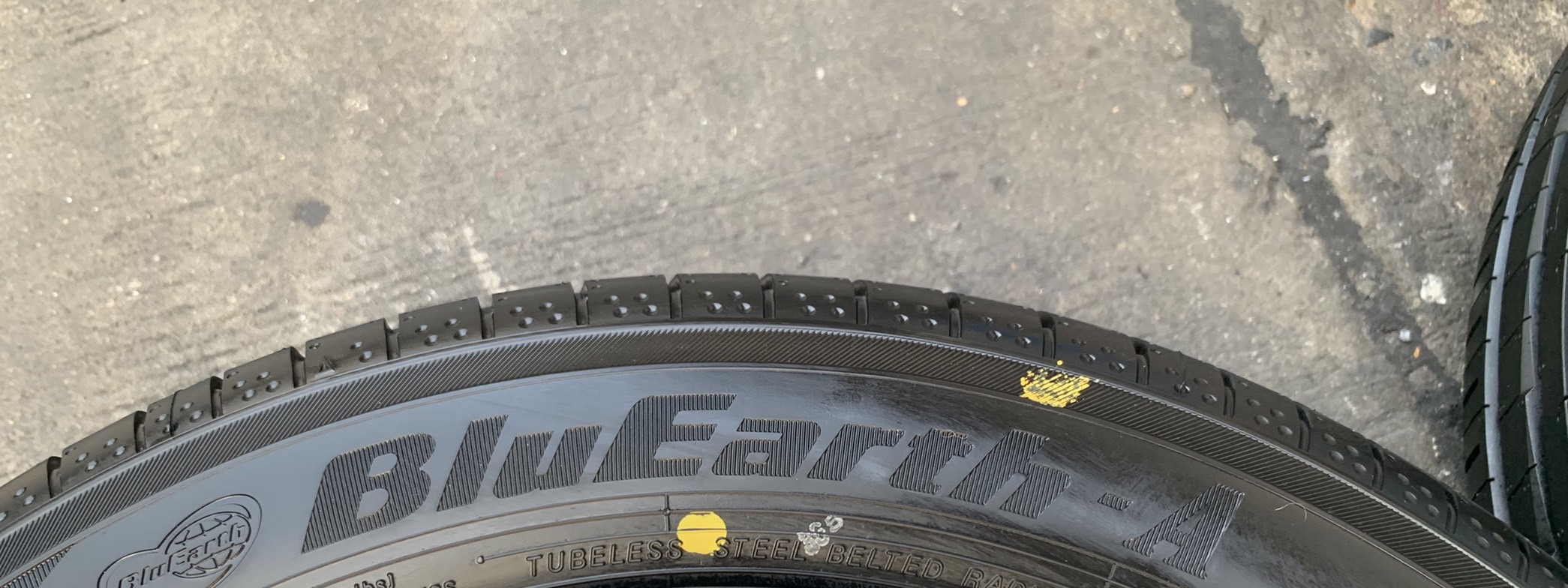 ยางใหม่ป้ายแดง 185-55-16 Yokohama ปี 21 ใหม่กริ๊บๆ ใส่กับ City ,Jazz ,Swift ได้เลย ยางใหม่ป้ายแดง 185-55-16 Yokohama ปี 21 ใหม่กริ๊บๆ ใส่กับ City ,Jazz ,Swift ได้เลย