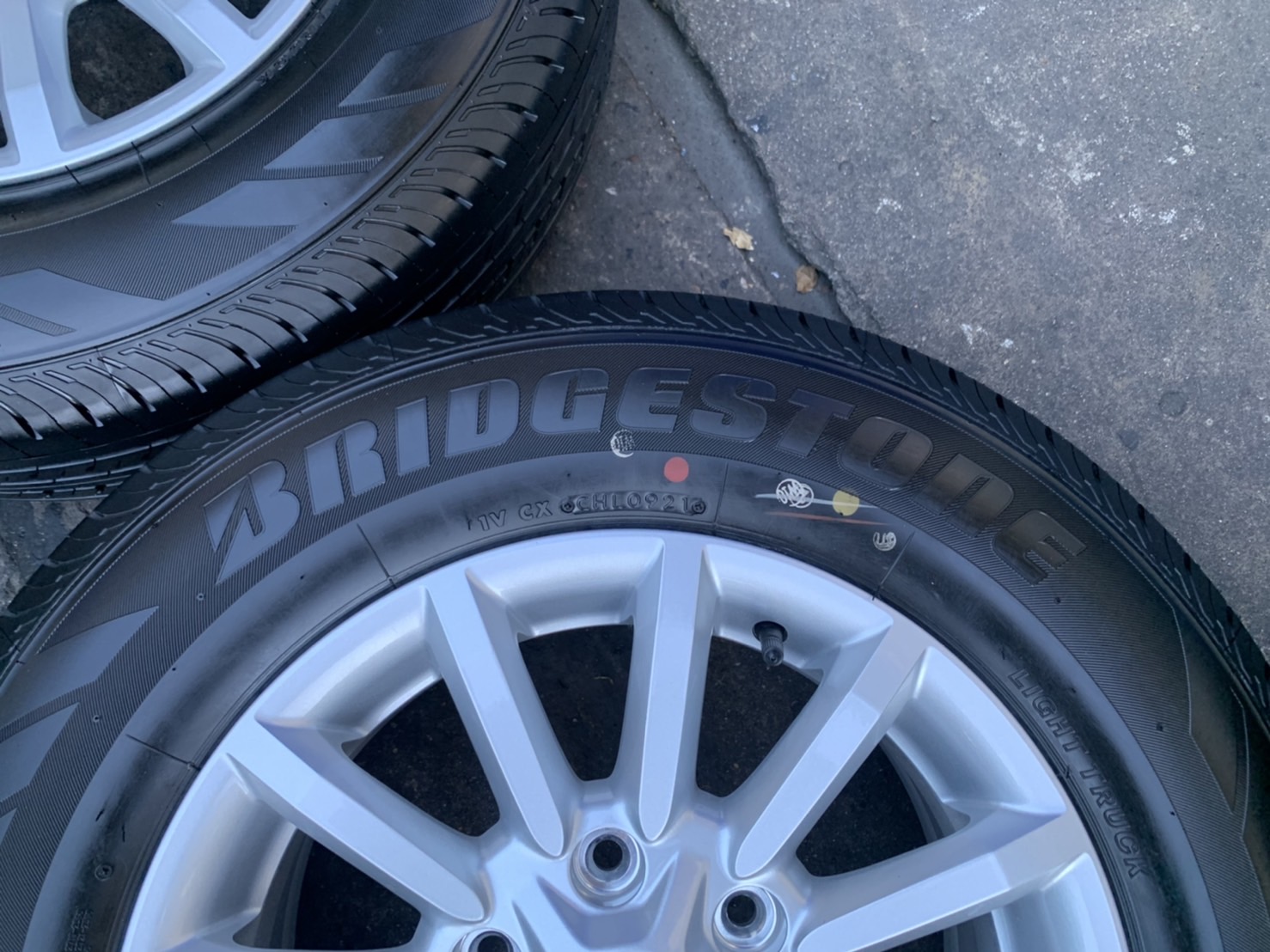 ล้อแม็กป้ายแดง ISUZU D-Max รุ่นใหม่ล่าสุด ขอบ 16 พร้อมยางใหม่ป้ายแดง 215-70-16 Bridgestone ปี 21 ใหม ล้อแม็กป้ายแดง ISUZU D-Max รุ่นใหม่ล่าสุด ขอบ 16 พร้อมยางใหม่ป้ายแดง 215-70-16 Bridgestone ปี 21 ใหม