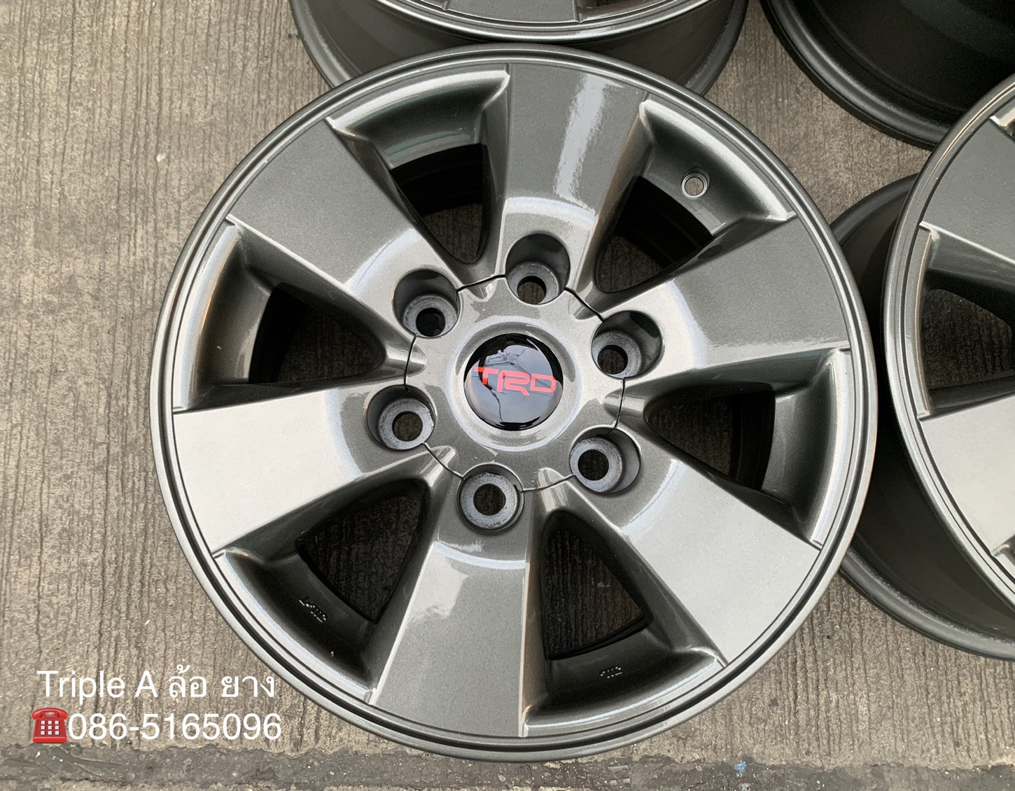 ล้อแม็ก Toyota Vigo Preruner ขอบ 15 สีเทากัน ใส่กับ Vigo ,Revo ,รถตู้ ได้เลย ล้อแม็ก Toyota Vigo Preruner ขอบ 15 สีเทากัน ใส่กับ Vigo ,Revo ,รถตู้ ได้เลย