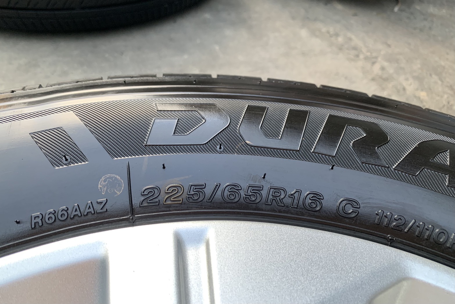 ล้อแม็ก 5รู114 Mitsu Triton รุ่นใหม่ล่าสุด ขอบ 16 พร้อมยาง 225-65-16 Bridgestone ปี 21 ล้อแม็ก 5รู114 Mitsu Triton รุ่นใหม่ล่าสุด ขอบ 16 พร้อมยาง 225-65-16 Bridgestone ปี 21