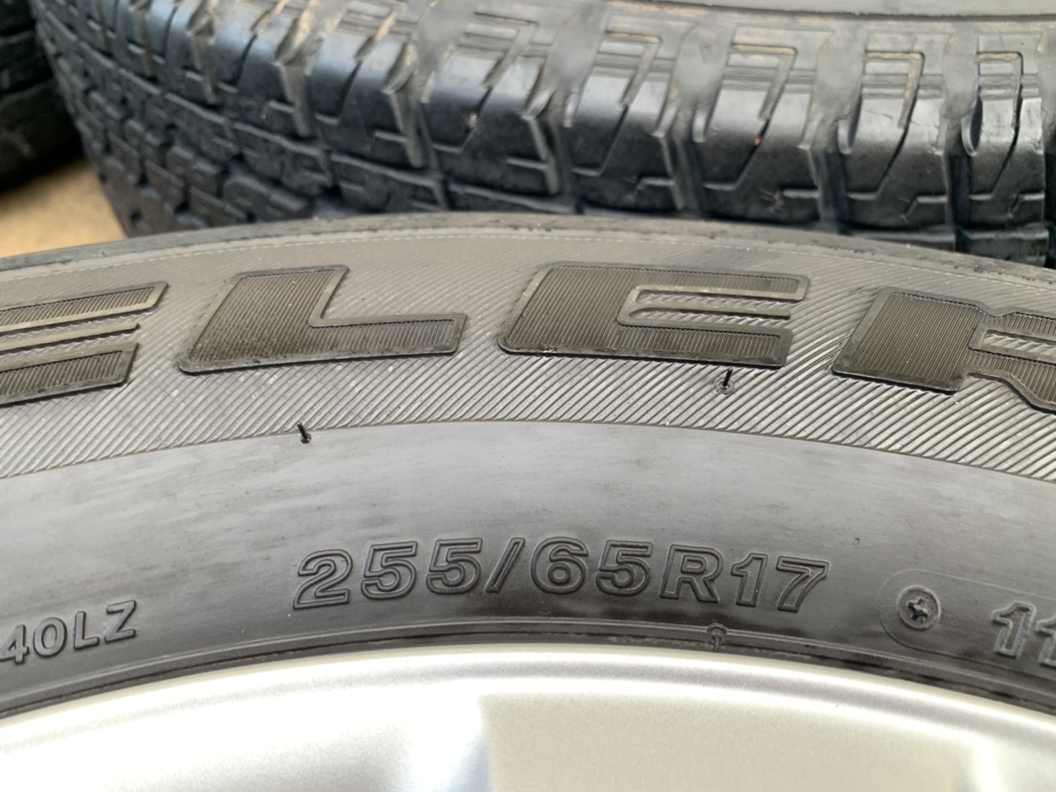 ล้อแม็ก ISUZU V-Cross ขอบ 17 แถมยาง 255-65-17 Bridgestone ปลายปี 14 สภาพดี