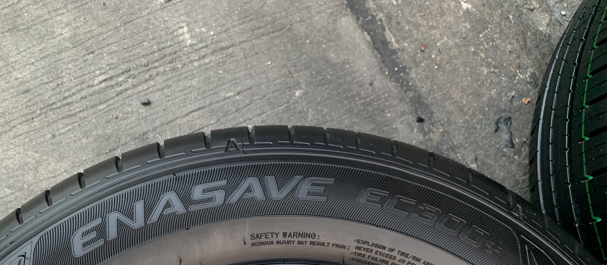 ยางใหม่ป้ายแดง 195-65-15 Dunlop ปลายปี 20 ใหม่ยกห้าง สวยกริ๊บ